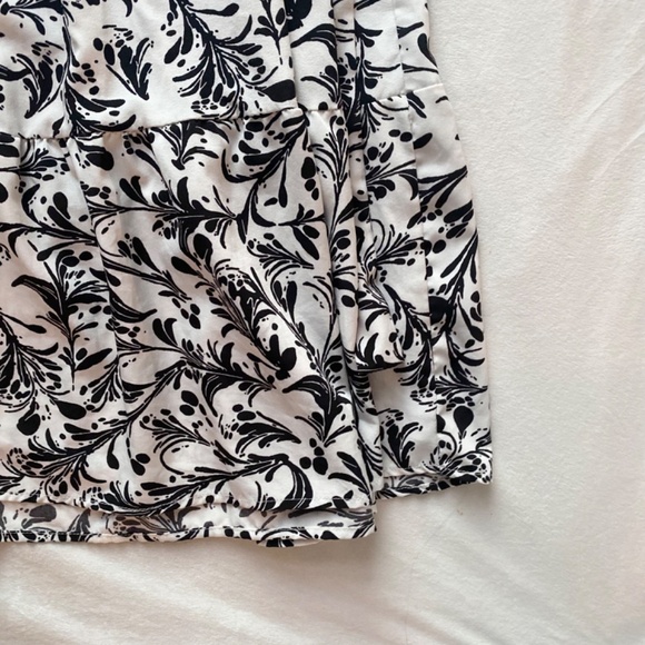 white and black paisley floral puff sleeve smocked dress - Picture 3 of 5